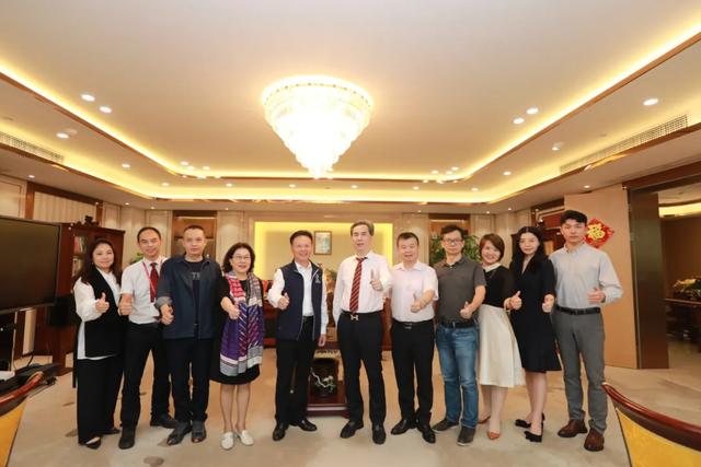 周大生周大福哪个是百年老店，周大福和周大生激战下沉市场