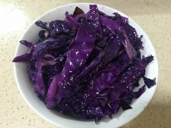 紫甘蓝的6种家常做法，紫甘蓝做法简单家常菜（紫甘蓝别只会凉拌了）