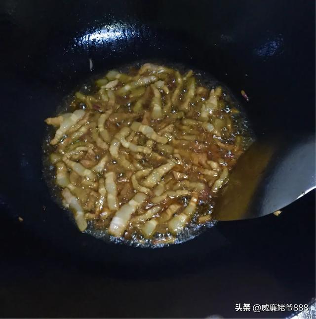 酸菜用什么菜做的，酸菜一般用什么菜腌好吃（母亲用了30年的配方）