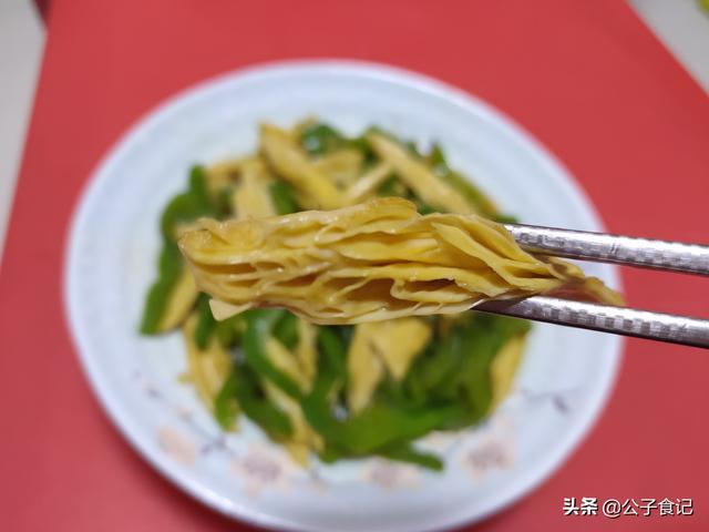 泡腐竹时用这招3分钟就能泡发，炒腐竹我从不用清水泡