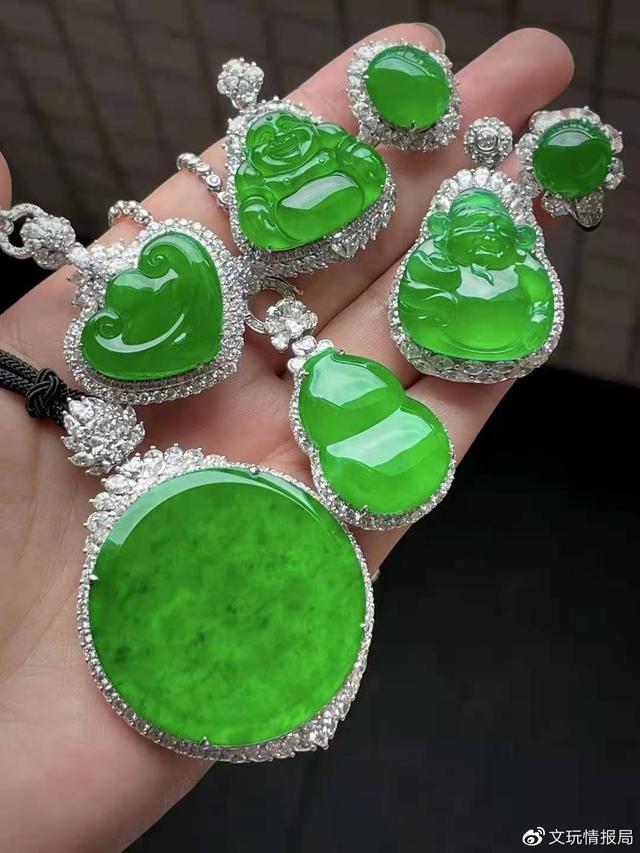 直播间的翡翠为啥便宜，为何直播间的翡翠这么便宜（翡翠直播间的低价套路，怎么看）