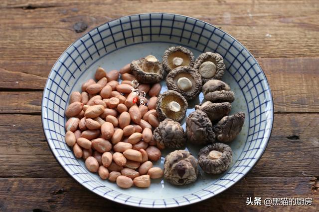 猪肚最简单的煲汤，汤色奶白营养味美