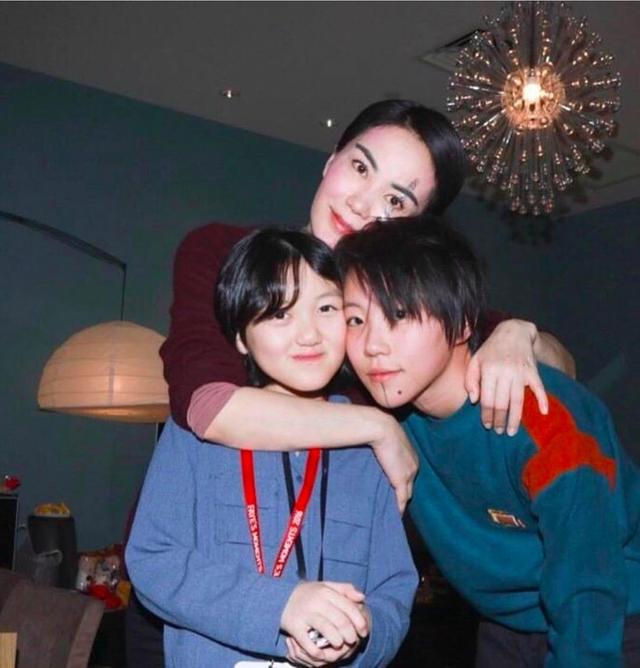 王菲产子是不是真的，谢霆锋方面做出回应