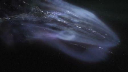 从宇宙飞船上发出的光会超光速吗，一艘光速飞船多久到达宇宙的尽头