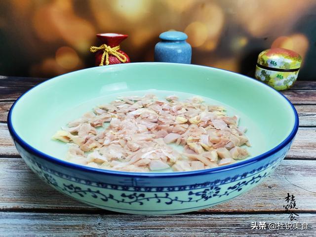 宫爆鸡丁的正宗做法，鲁菜宫保鸡丁最正宗的做法（大厨教你宫保鸡丁的正宗做法）