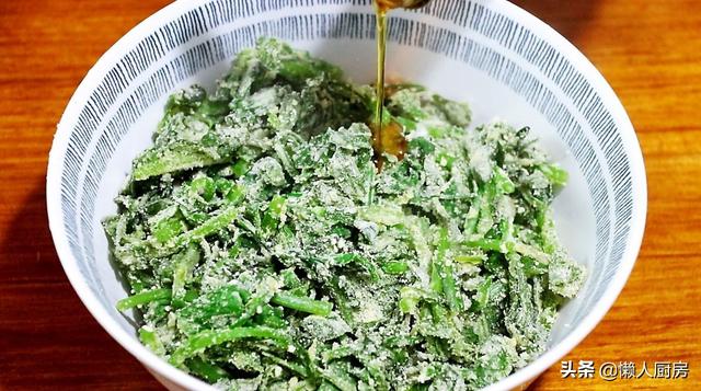 春天裡，家人寧可不吃肉，也要吃這菜，不需要炒也不需要煮 熱愛美食 第14张