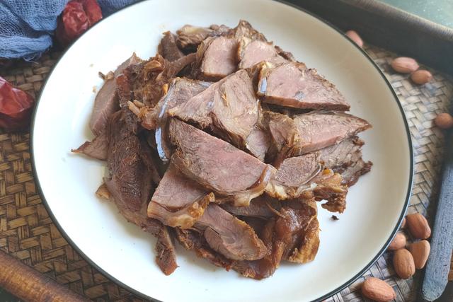 酱牛肉的制作方法，教你制作非常好吃的五香酱牛肉（酱牛肉最地道的做法）
