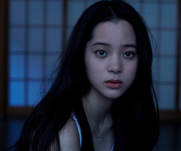 夏天喷香水的正确方法，掌握这些小细节，让香味更持久