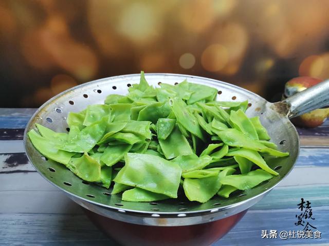 绿色眉豆的做法大全家常，眉豆美味做法炒了1大盘