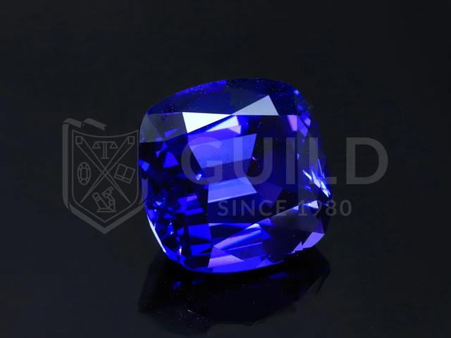 泰坦尼克号海洋之心，泰坦尼克号海洋之心原来是谁的（原来《泰坦尼克号》里的那颗“海洋之心”不是钻石）