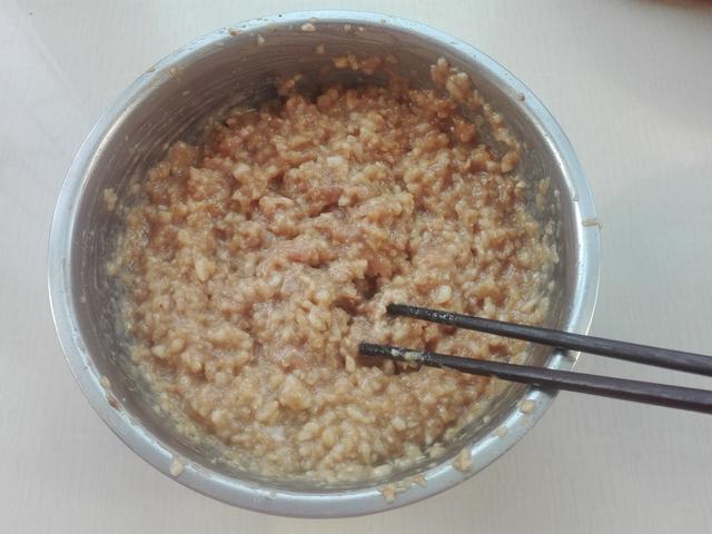 白萝卜要焯水吗，白萝卜馅饺子的萝卜要不要焯水（先焯水还是直接炒）