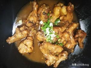 饭店地锅鸡和贴饼子的正宗做法，风靡大江南北的一道硬菜“地锅鸡”最正宗的做法