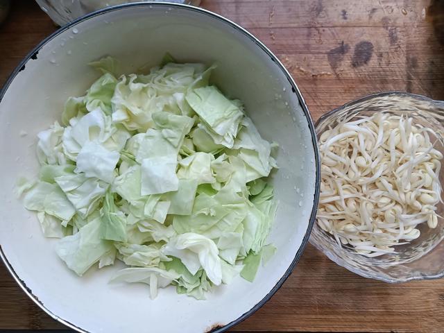 油泼菠菜面正宗做法陕西，懒人版陕西油泼面