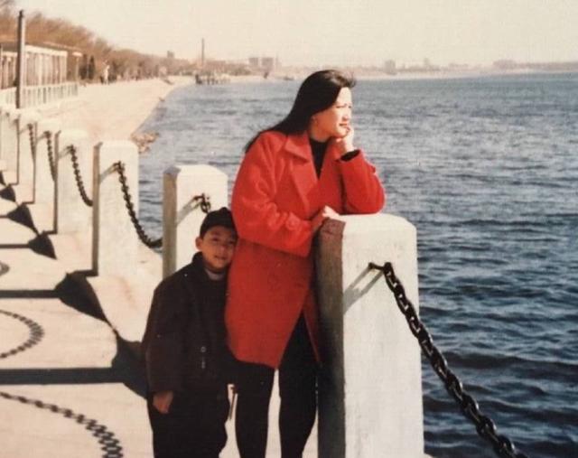 黄景瑜的家境怎么样，黄景瑜父母罕曝光（黄景瑜谈父母落泪）