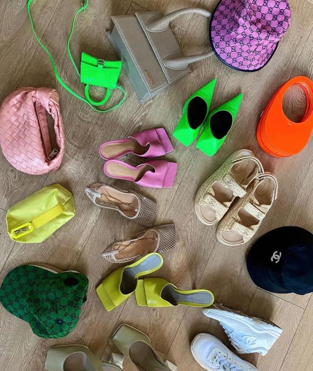 细跟的高跟鞋穿搭，今年的时髦高跟鞋都在这儿了