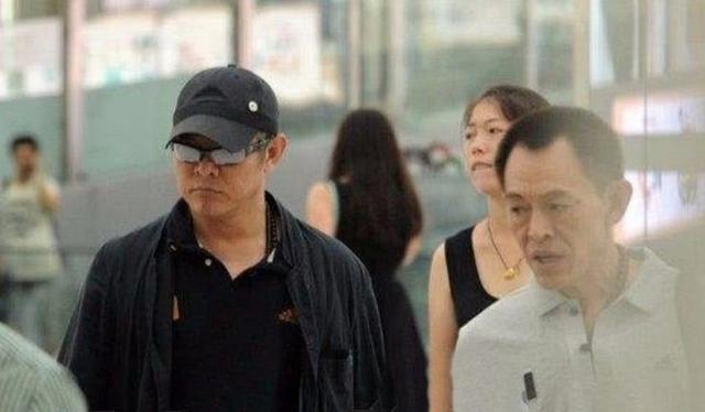 李連傑大火後，請大哥做助理年薪120萬，為啥二哥還在農村種地？ 娛樂八卦吃瓜 第1张
