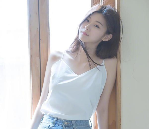 心动的信号3 女嘉宾服装，杨超越《心动的信号3》造型出炉