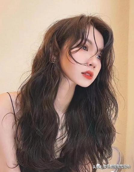 优雅女性发型图，不要选大背头、大妈卷