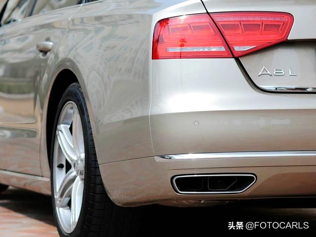 奥迪a8lw12，全新奥迪a8lw12评测（网友：看着比奔驰S气场足）