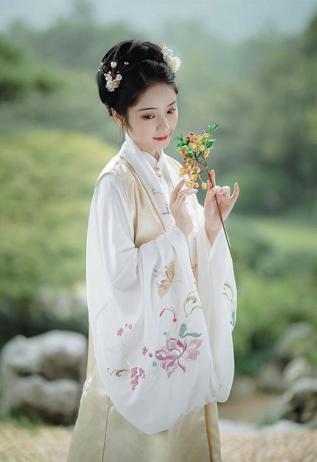 汉服里面明制有哪些主要特征，各个朝代的代表性汉服