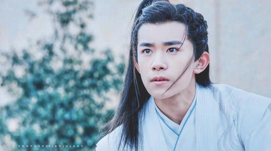 易烊千玺电视剧，易烊千玺出演过的电视剧以及年份（易烊千玺个人票房破40亿）