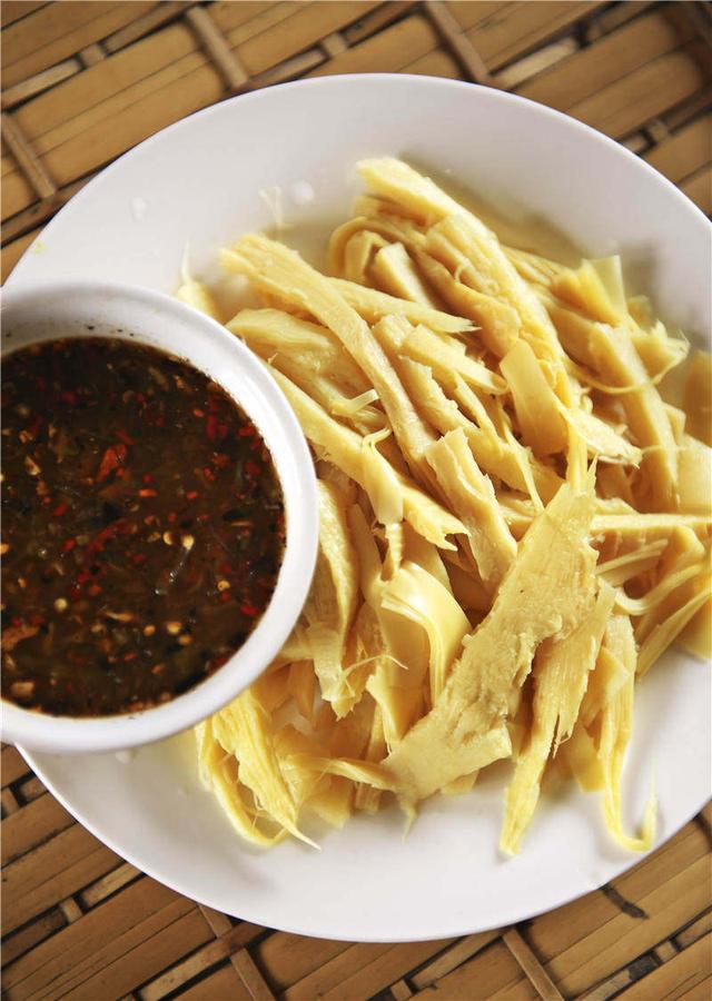 水腌菜的腌制方法，云南水腌菜和酸腌菜的制作方法（我会做的一些云南家常小菜）