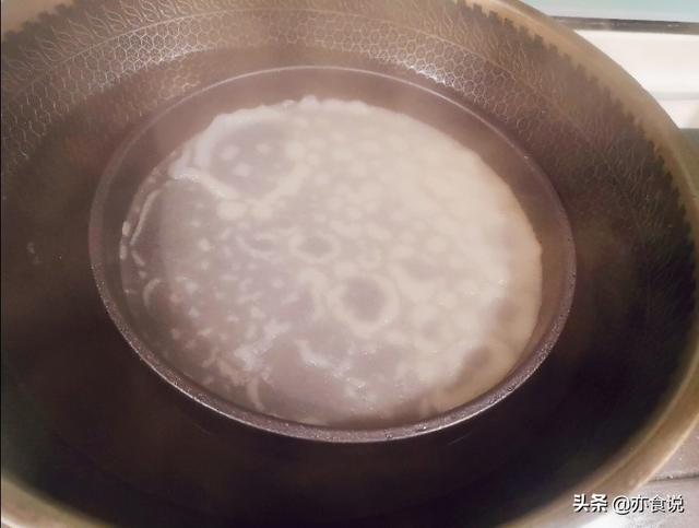 自制凉皮的方法有几种，秘制凉皮不用买着吃