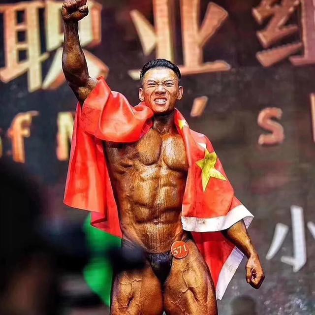 鹿晨辉的健身照，鹿晨辉遇上健身