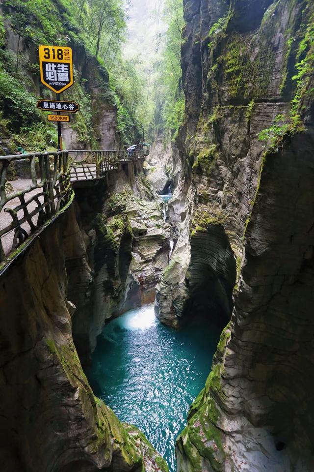 湖北恩施旅游攻略，湖北恩施旅行除了峡谷风光（湖北恩施旅游必玩攻略）