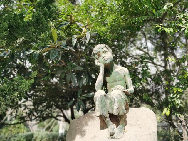 莲湖公园曾是隋唐皇帝举行大典的承天门，明秦王墓