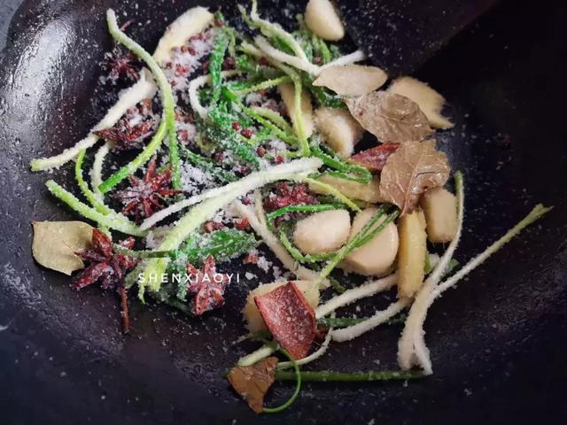 南京盐水鸭怎么吃，正宗南京盐水鸭的吃法（大叔家的南京食谱：盐水鸭腿）