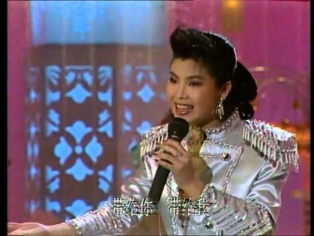 杭天琪在历届春晚演唱，曾9登春晚舞台的西北歌后杭天琪