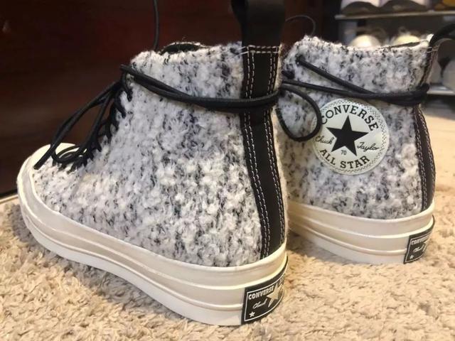 冬天穿什么鞋舒服又好看，冬天到底穿什么鞋