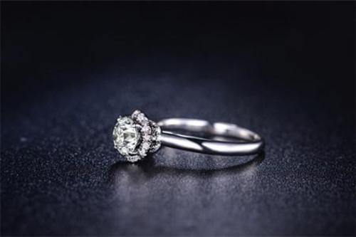 2019七夕送什么好？让女朋友感动哭的礼物推荐 女朋友过生日送什么礼物好