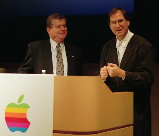 乔布斯 发布会，史蒂夫乔布斯比尔盖茨