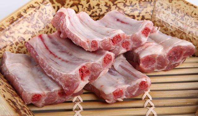 大排和小排的区别，买排骨要分清小排（排骨大排和小排区别）