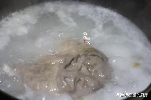 猪肚最简单的煲汤，汤色奶白营养味美