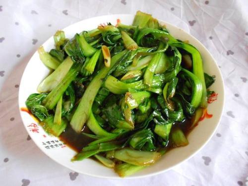 油菜怎么炒好吃，炒油菜的正确做法（快手的蟹味菇炒小油菜）