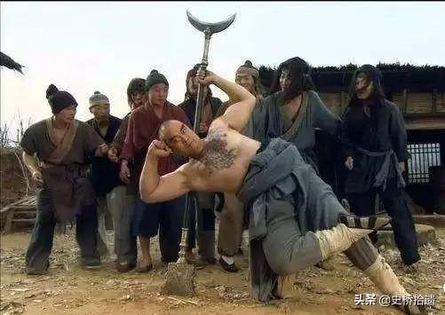 鲁智深的武器和沙僧的武器一样吗，原著里的大铁棍为何会变成月牙铲