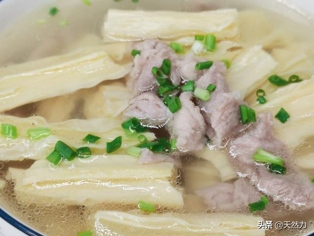 肉片腐竹汤的做法，秋冬多给家人喝这碗汤