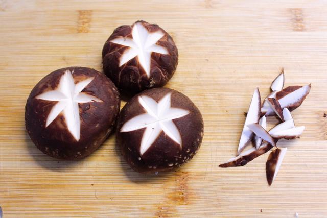 日本的寿喜锅怎么做，寿喜锅热潮来了