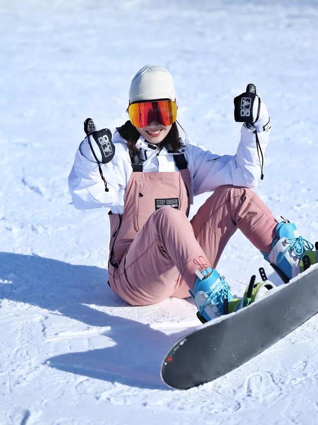 山东哪里有冰雪大世界，山东青州游客冰雪世界享清凉