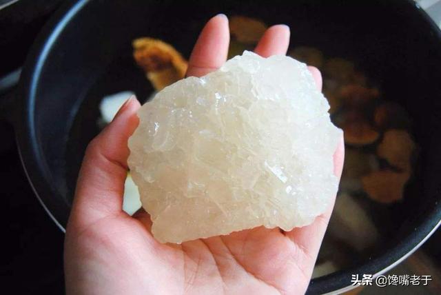 冰糖黄的好还是白的好，冰糖买白的还是黄色好