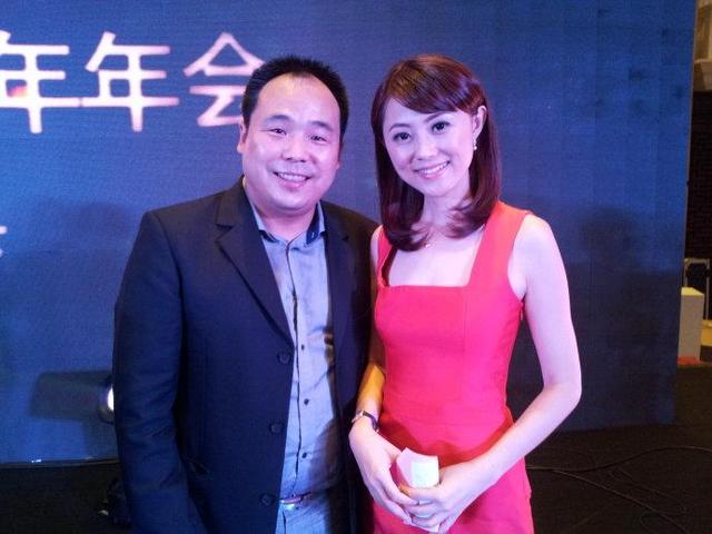 凤凰卫视杨娟与杨舒，凤凰卫视美女主播杨舒