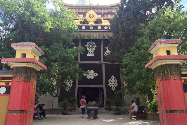 云南省迪庆香格里拉在地图位置，云南省<迪庆藏族自治州篇>