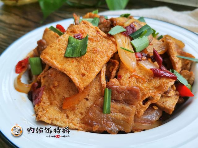 干锅千页豆腐的简单做法，大厨教你在家做干锅千叶豆腐