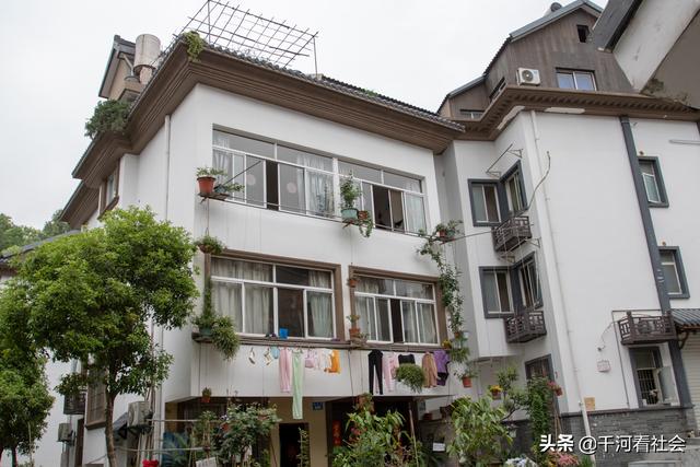 杭州爬北高峰的路径，拥有山、湖、森、寺的杭州名山值得前往