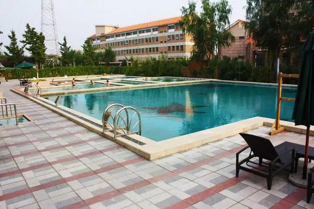 北京最近冬季泡温泉好去处，北京10大温泉度假村等您