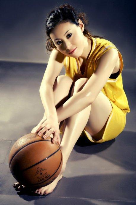 女篮12人名单，率云南女篮冲甲的功勋队长