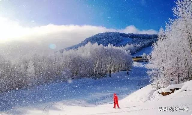 万达长白山滑雪场，长白山滑雪场在哪个地方（长白山万达度假区成国内冰雪赛事集结地）